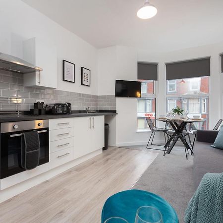 Charles Alexander Short Stay - Charnley House Apartments Blackpool Extérieur photo
