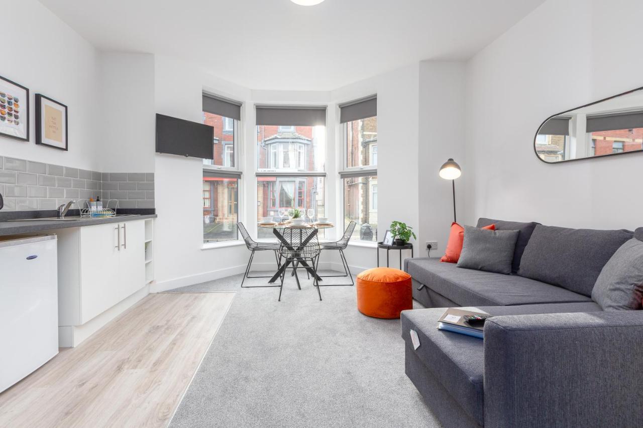 Charles Alexander Short Stay - Charnley House Apartments Blackpool Extérieur photo